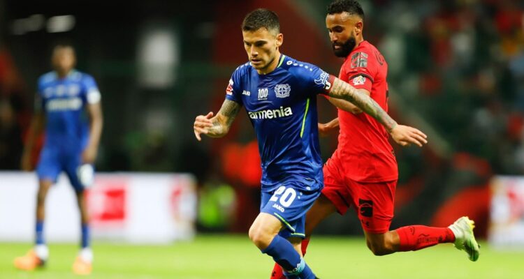 Charles Aránguiz dejará el Bayer Leverkusen para retornar a Brasil.