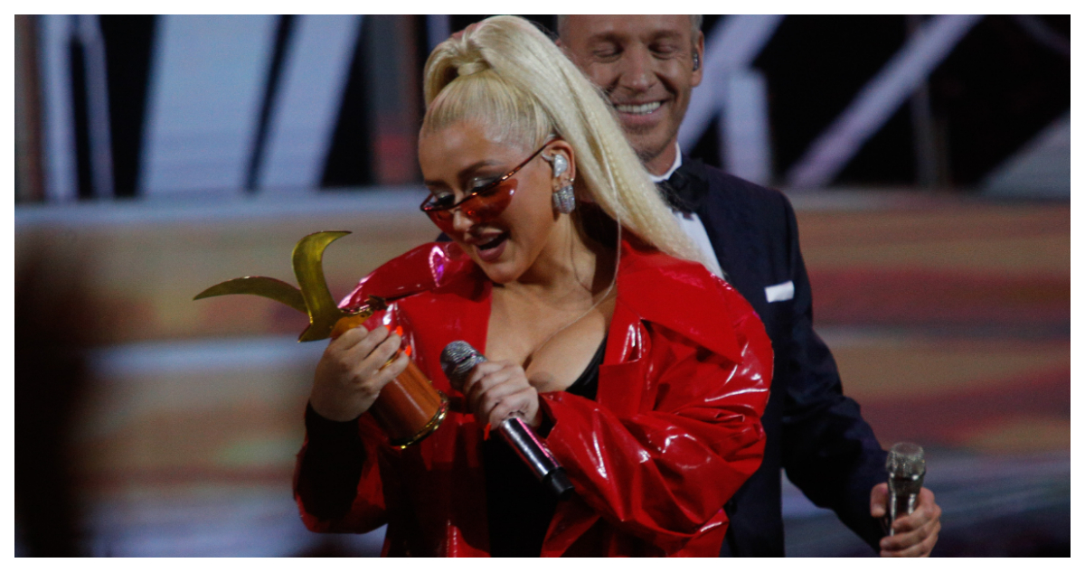 CHRISTINA AGUILERA