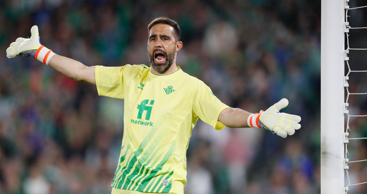 Claudio Bravo es vinculado con Colo Colo ante inminente salida del Betis