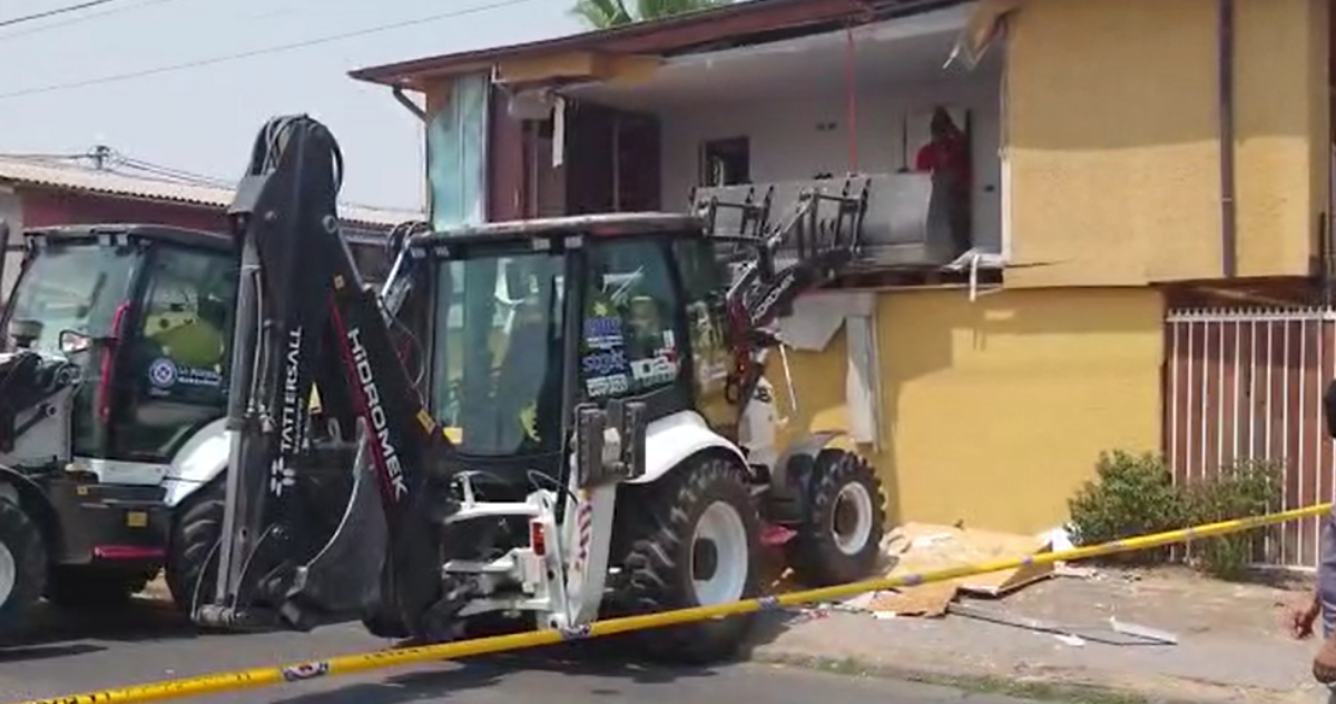 Comienza polémica demolición de la primera “narco-casa” en La Florida