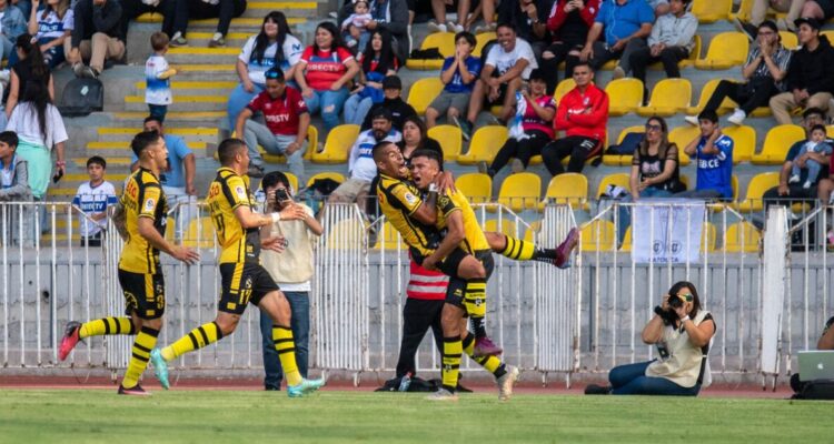 Coquimbo celebrando ante Católica por Campeonato Nacional