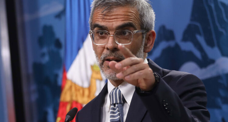 Ministro Cordero: Probablemente tengamos un proceso constituyente fome, y si es fome, puede estar bien