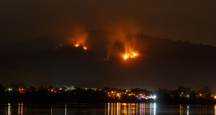 “Sin impunidad”: CPC llama a reforzar patrullaje militar y penas de cárcel por incendios forestales