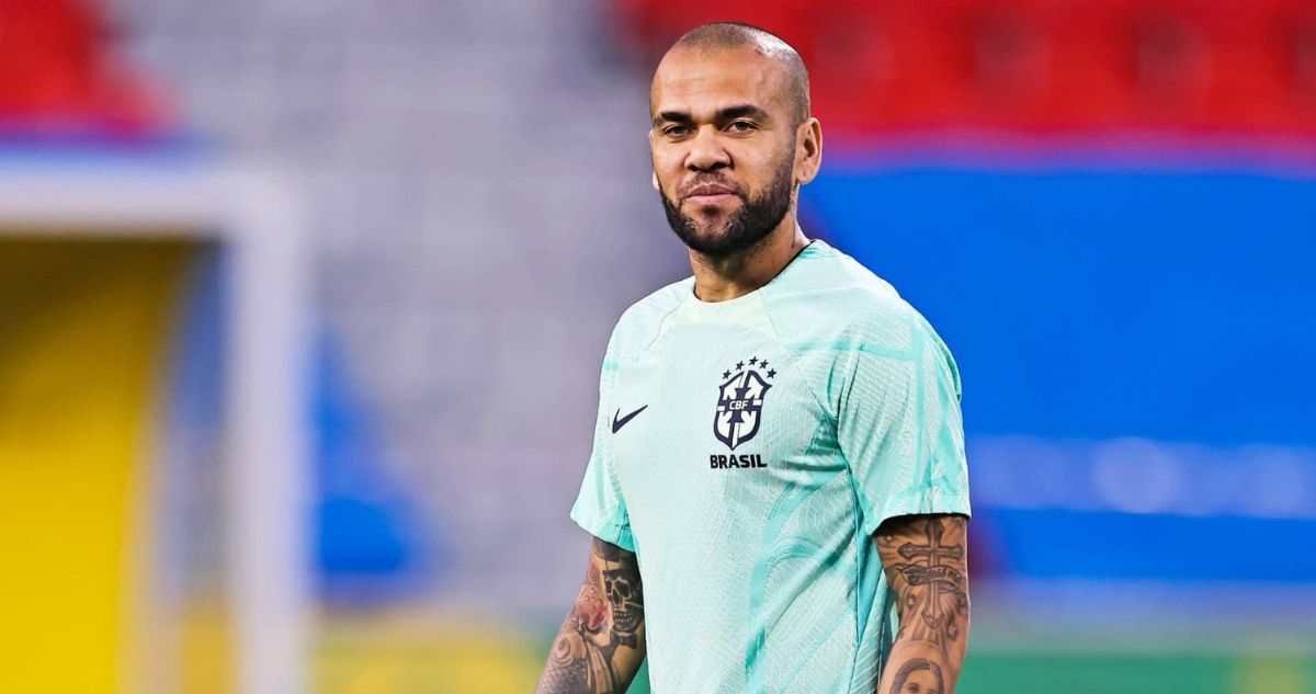 Dani Alves seguirá en prisión preventiva en Barcelona por “riesgo de fuga”.