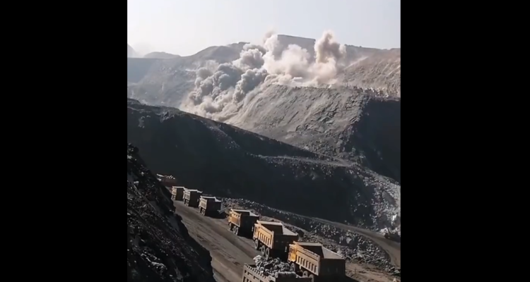 Se complica en China rescate de 49 personas atrapadas tras derrumbe de una mina.