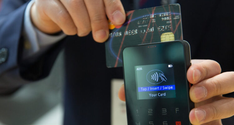 Suizos votarán iniciativa para que siempre se pueda usar dinero en efectivo