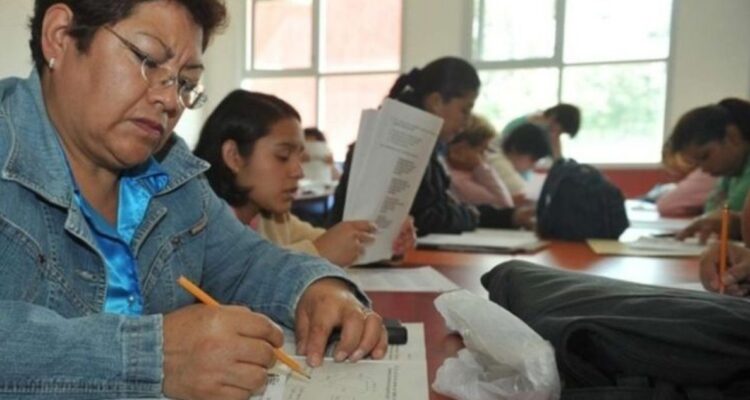 Políticas públicas de educación: 5 millones de chilenos y chilenas no han terminado su enseñanza media