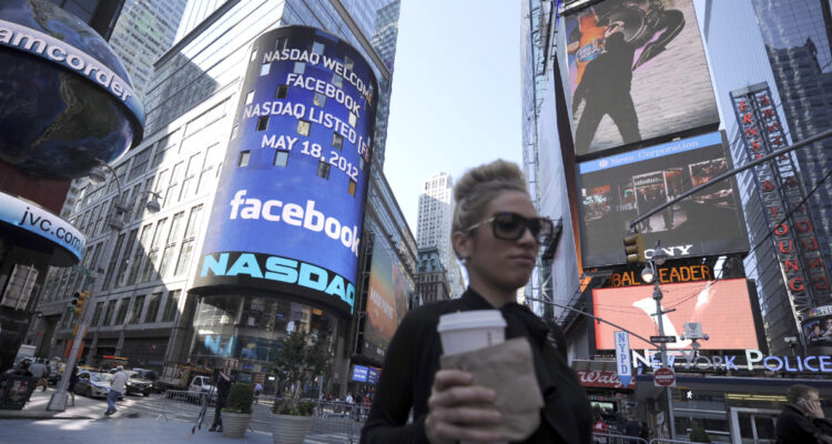 EEUU olvida de momento los temores a una recesión y reporta crecimiento de 2,1% en 2022