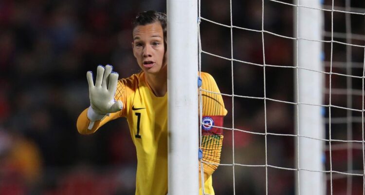 Christiane Endler nominada nuevamente para integrar el 11 FIFA FIFPro