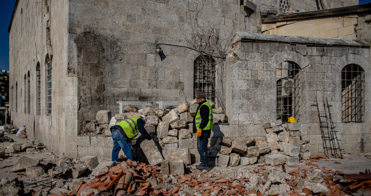 "Nadie ha fallecido hasta que lo encontramos": Topos Chile y el trabajo entre los escombros de Turquía