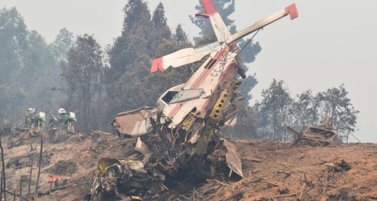 Estado de salud de piloto de avión que cayó cuando combatía incendio en Hualqui