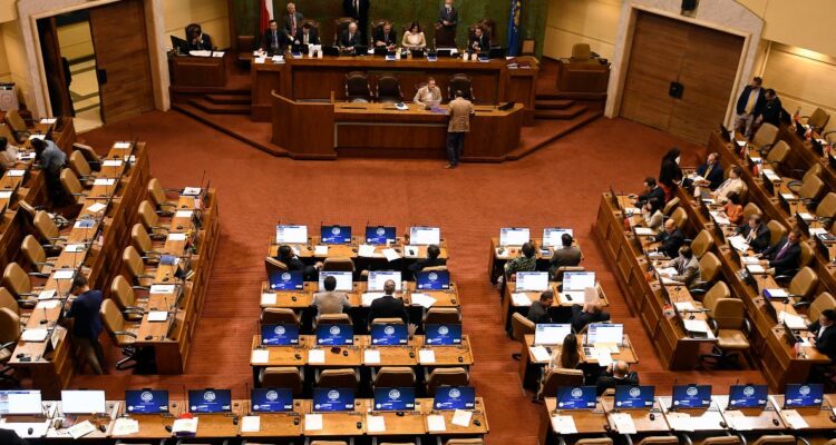 La última encuesta Criteria reveló el rechazo y baja calificación a la labor del Congreso de diputados y senadores