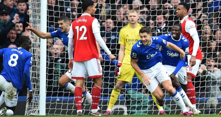 Everton dio la sorpresa y venció al líder Arsenal por la Premier League.