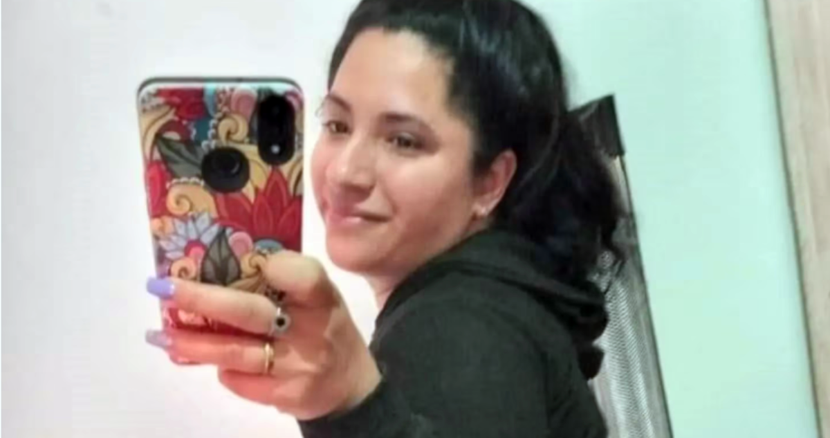 Verónica González tenía 27 años. Su hijo intentó detener la hemorragia en la nuca causada por la herida de bala.