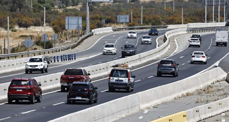 214 mil vehículos han regresado a la capital ante fin de las vacaciones: peak se espera para las 20:00
