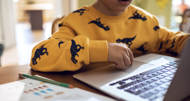 Francia impondrá control parental para acceso a sitios pornográficos