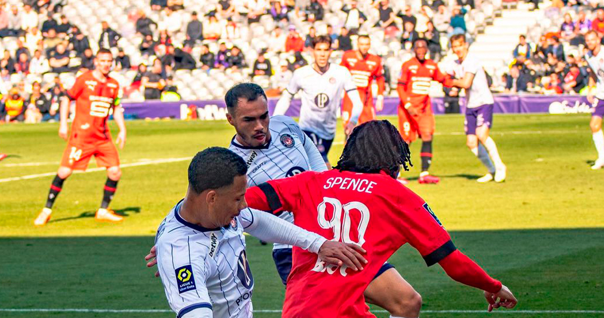 Gabriel Suazo titular goleada Toulouse