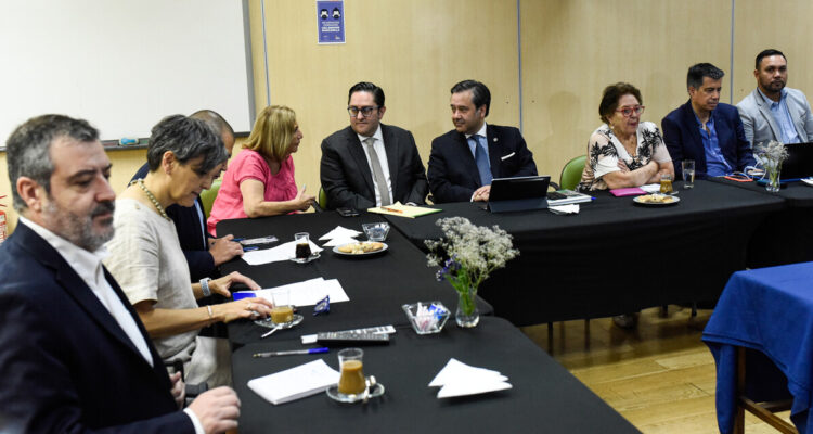 Reunión entre Gobierno y Congreso por isapres