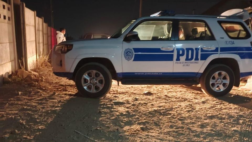 Personal PDI trabajando en el lugar del homicidio, en Pan de Azúcar.