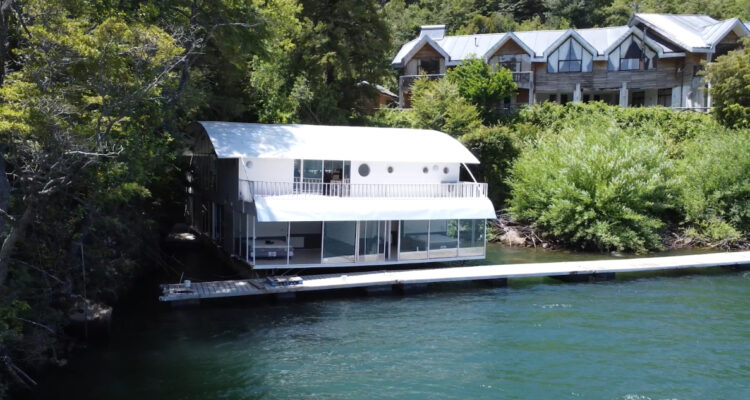 Inédito hotel flotante sobre el lago Ralco potenciará turismo en Alto Bío Bío