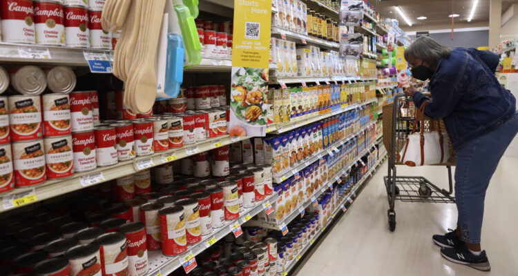 Inflación en EEUU se contiene por 7mo mes consecutivo: precios en enero subieron en línea a proyectado