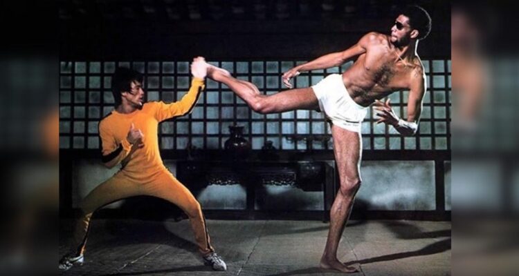 Kareem Abdul-Jabbar y Bruce Lee en la filmación de “El Juego de la Muerte”.
