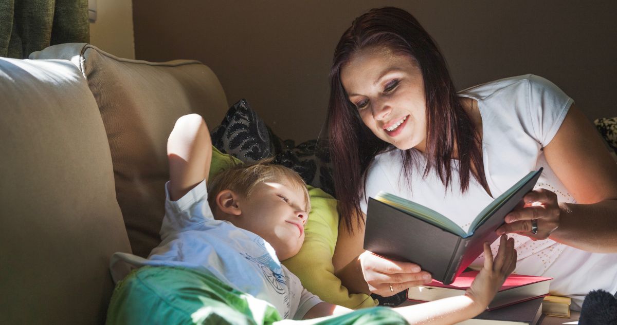 Leer en voz alta puede ser sumamente beneficioso para los niños