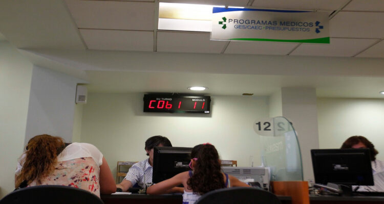 Gobierno evalúa presentar en marzo proyecto de ley por crisis de las isapres