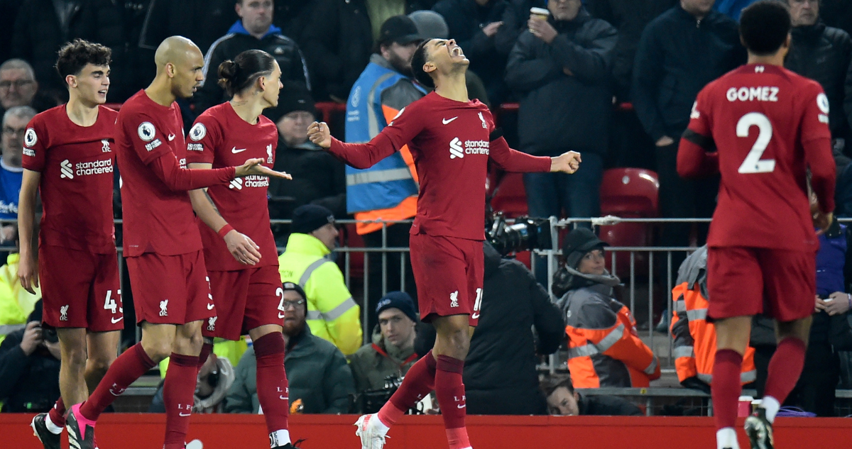 Liverpool superó a su eterno rival y se quedó con el Derbo.