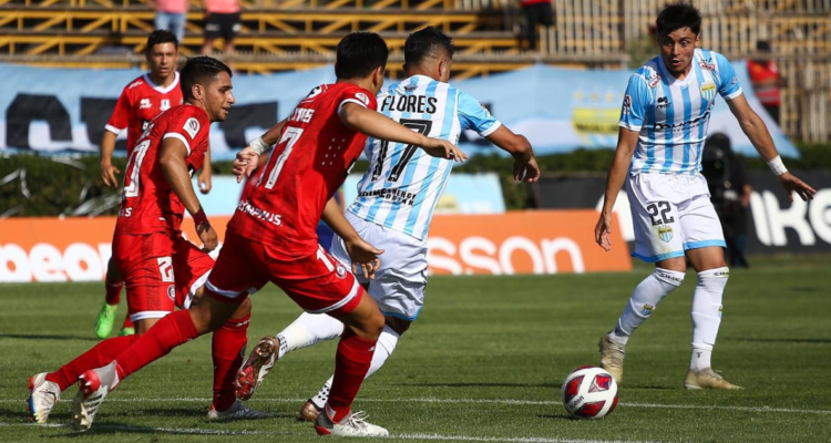 Magallanes y Unión la Calera repartieron puntos en el Campeonato Nacional.