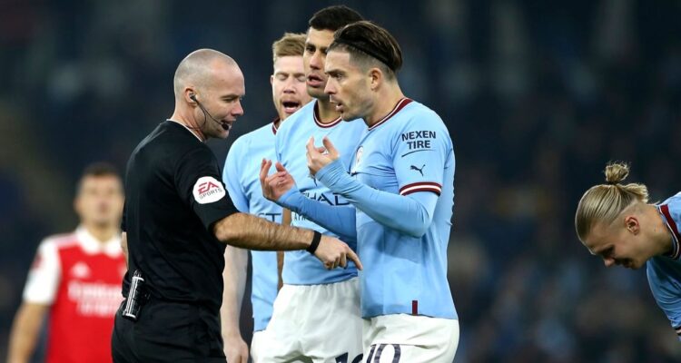 El Manchester City vuelve a estar en problemas por líos financieros.