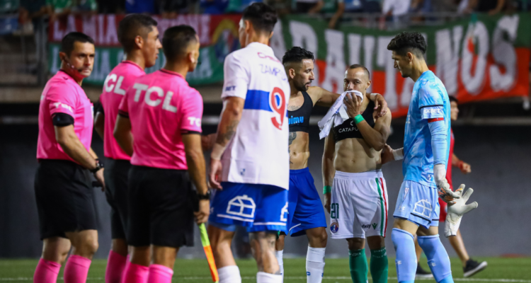 Marcelo Díaz denuncio graves problemas con el árbitro del partido, Nicolás Gamboa.