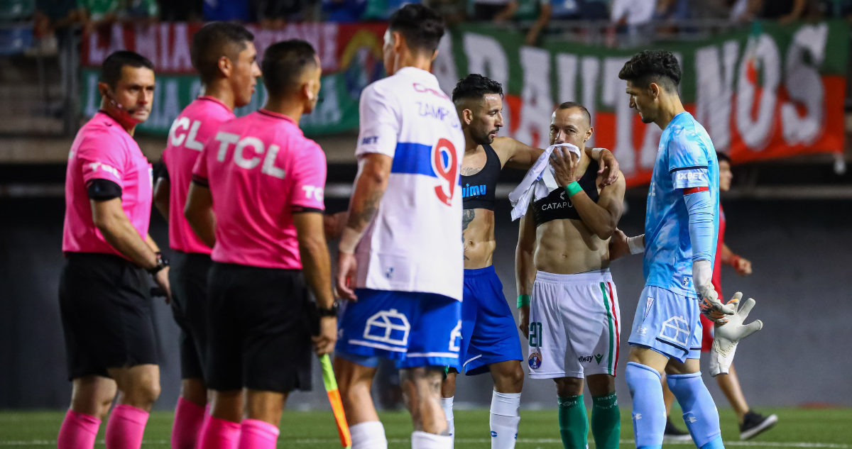 Marcelo Díaz denuncio graves problemas con el árbitro del partido, Nicolás Gamboa.