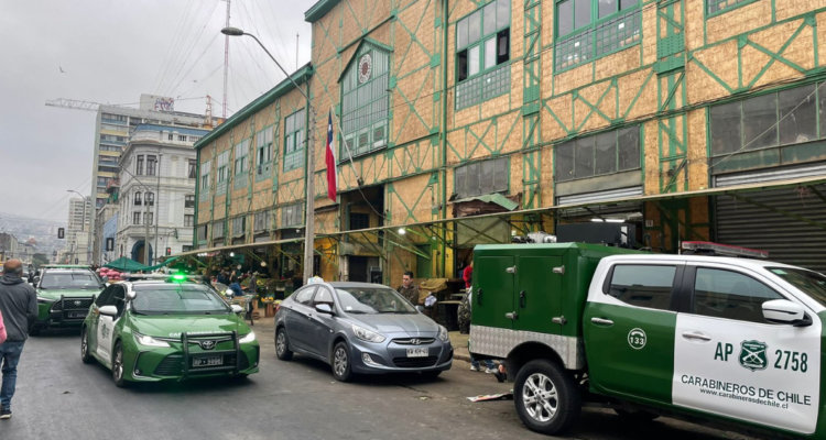 Hombre muere tras riña afuera del Mercado Cardonal de Valparaíso: hay una persona detenida