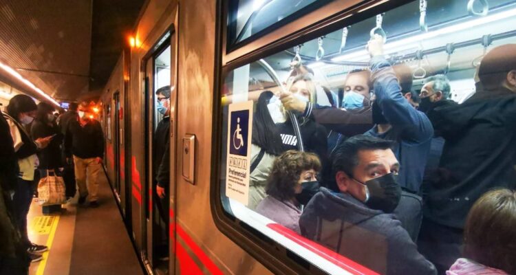 Tras dos fallas consecutivas: Línea 6 del Metro de Santiago vuelve a operar con normalidad