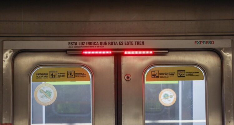 Este lunes se concretaron cambios en los colores de la Ruta Expresa de la Línea 5 del Metro