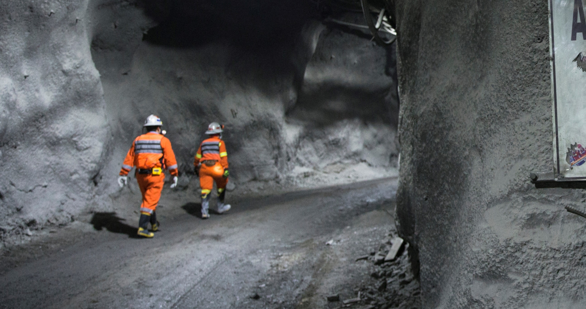Minera de Grupo Luksic reporta caída de utilidades ante menor precio del cobre y efectos de sequía