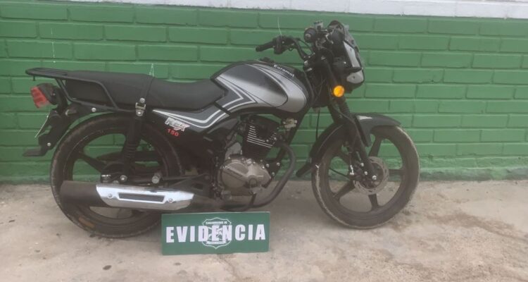Detienen en Copiapó a madre e hija que conducían moto encargada por estafa en Tomé