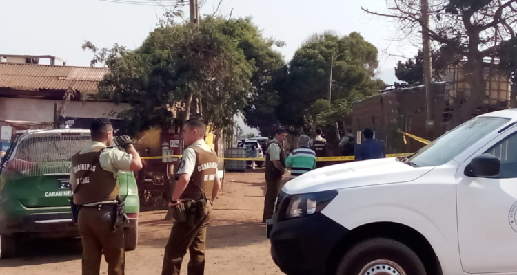 Mujer muere de paro cardiaco durante violento robo a su vivienda en La Ligua: su esposo está lesionado