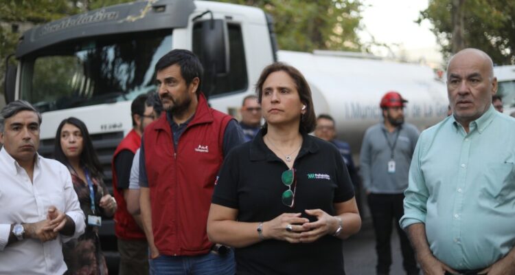 Municipios de la RM reciben ayuda para afectados por incendios forestales: revisa el listado