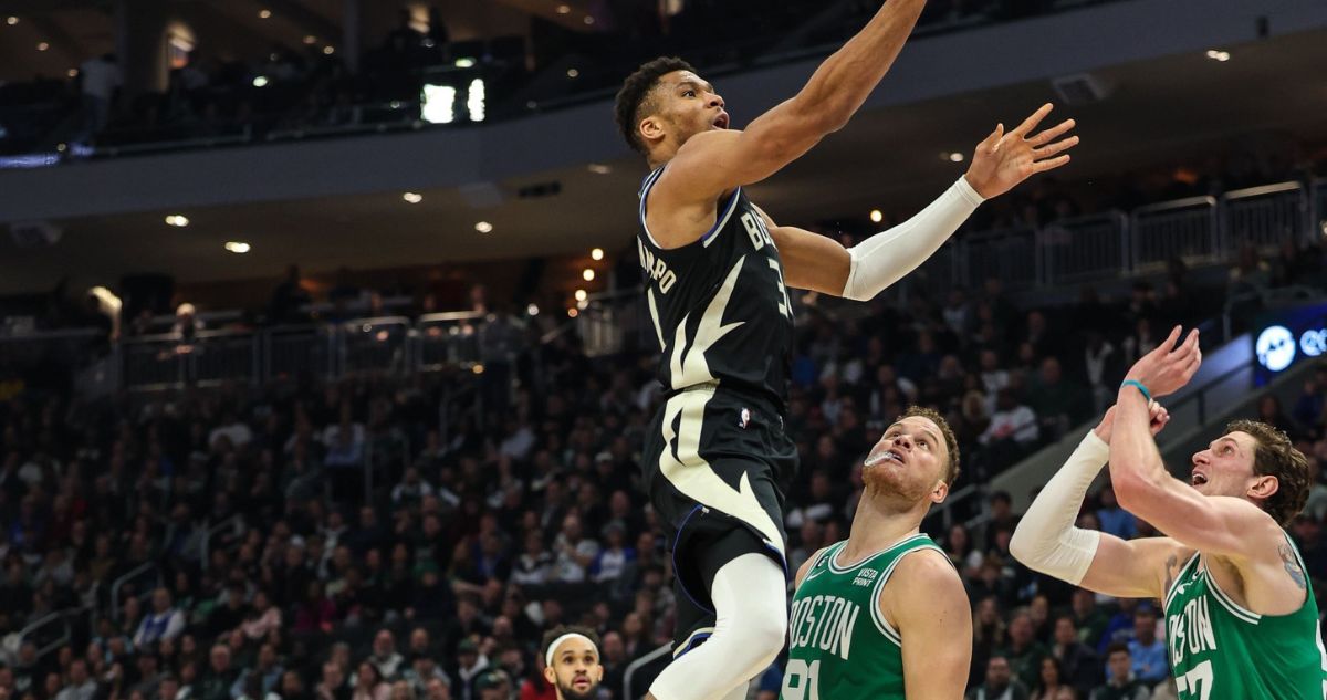 Bucks superaron en un partidazo a los Celtics en la NBA.