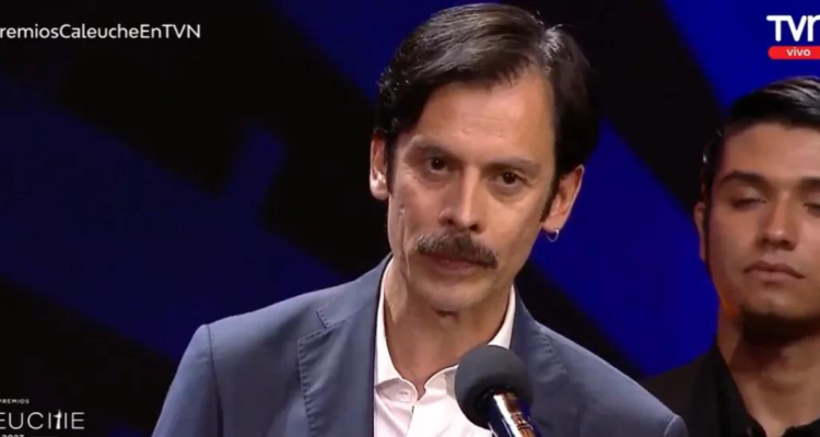 Néstor Cantillana en los Caleuche