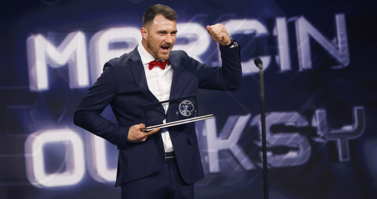 El jugador amputado Macin Oleksy, consiguió el Puskas.