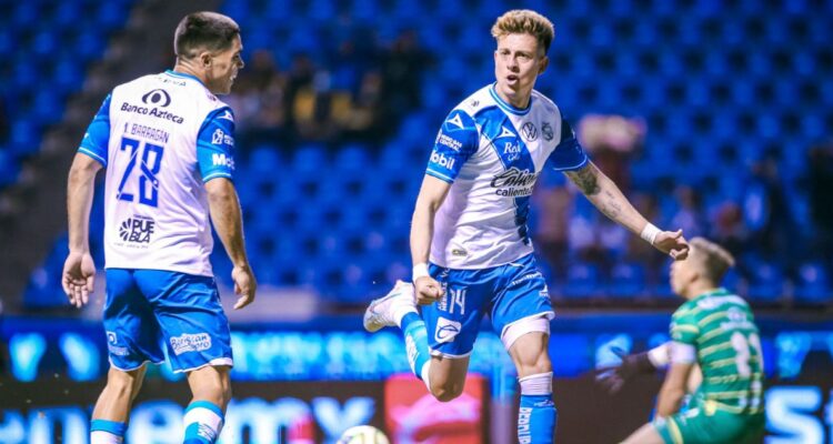 Pablo Parra se despachó un golazo en triunfo de Puebla por la Liga MX