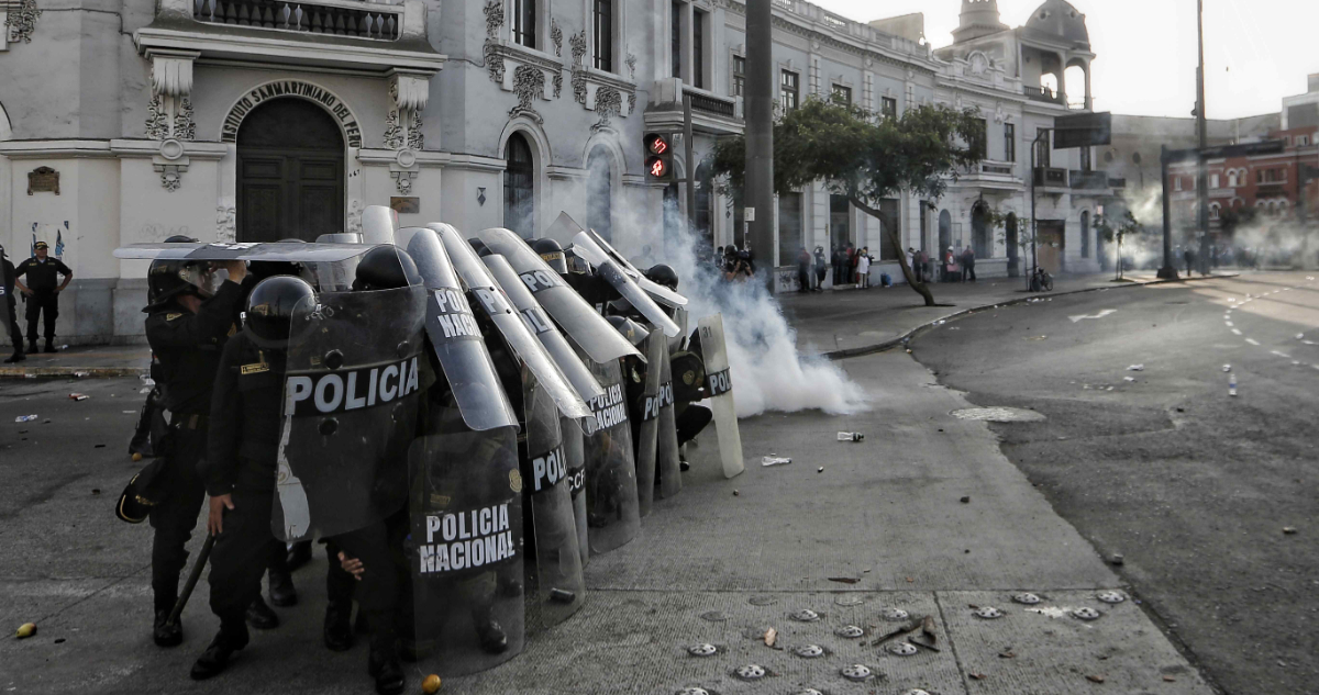 Perú: policía despliega 10.000 agentes en Lima para contener las protestas
