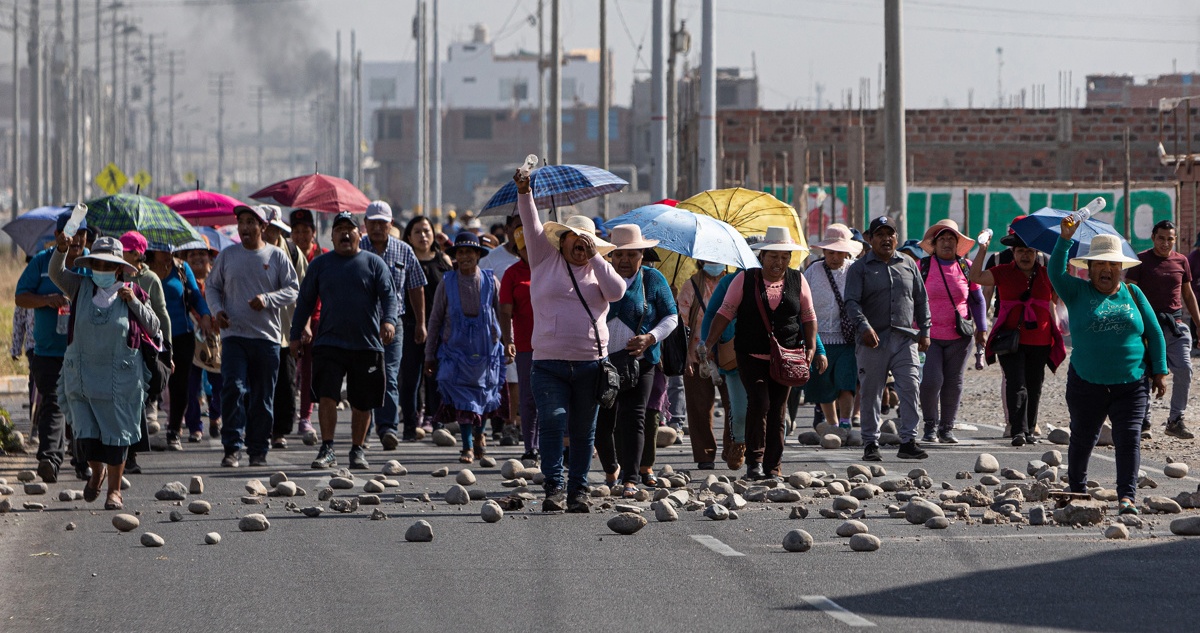 Perú reporta que hay más de 70 puntos con tránsito interrumpido por las protestas