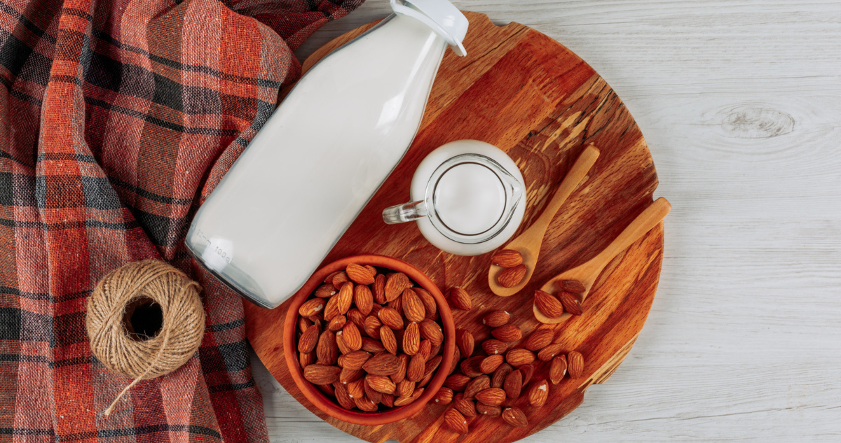 Leche de almendras en referencia a que Chile es el país de latinoamérica que más comercializa productos veganos