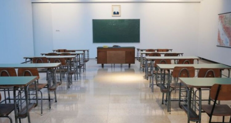 Profesores y asistentes de educación municipal recibirán solo el 60% de sus sueldos en Punta Arenas