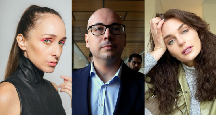 Las actrices Andrea Velasco y Josefina Montané posan serias para la cámara. Entre ellas, se ve al director Nicolás López.