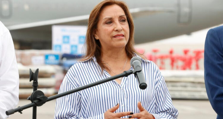 Eventual renuncia de Dina Boluarte, un “gran paso” para sacar de la crisis a Perú